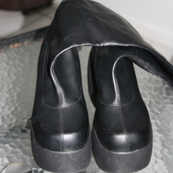 Shoes - Elegant Black Women's Platform Boots